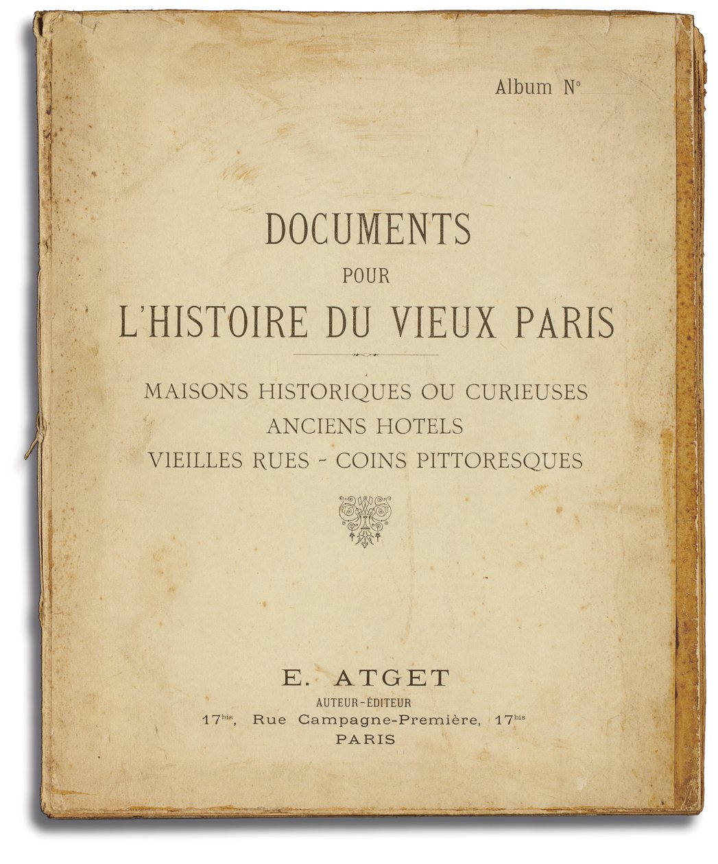 尤金·阿盖特（Eugene Atget）的专辑“ Documents pour l”（巴黎历史档案馆）的封面，约于1910年 作者 法语学校