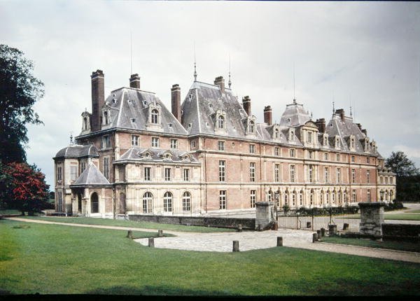 Chateau duEu的立面，最初由Henri de Lorraine（1549-88）建于1578年 作者 法语学校