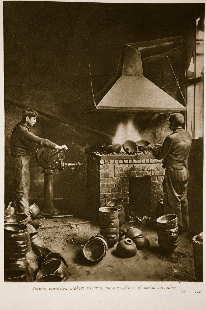 1914年至1919年，法国弹药制造商致力于研究空中鱼雷的鼻子 作者 法语学校
