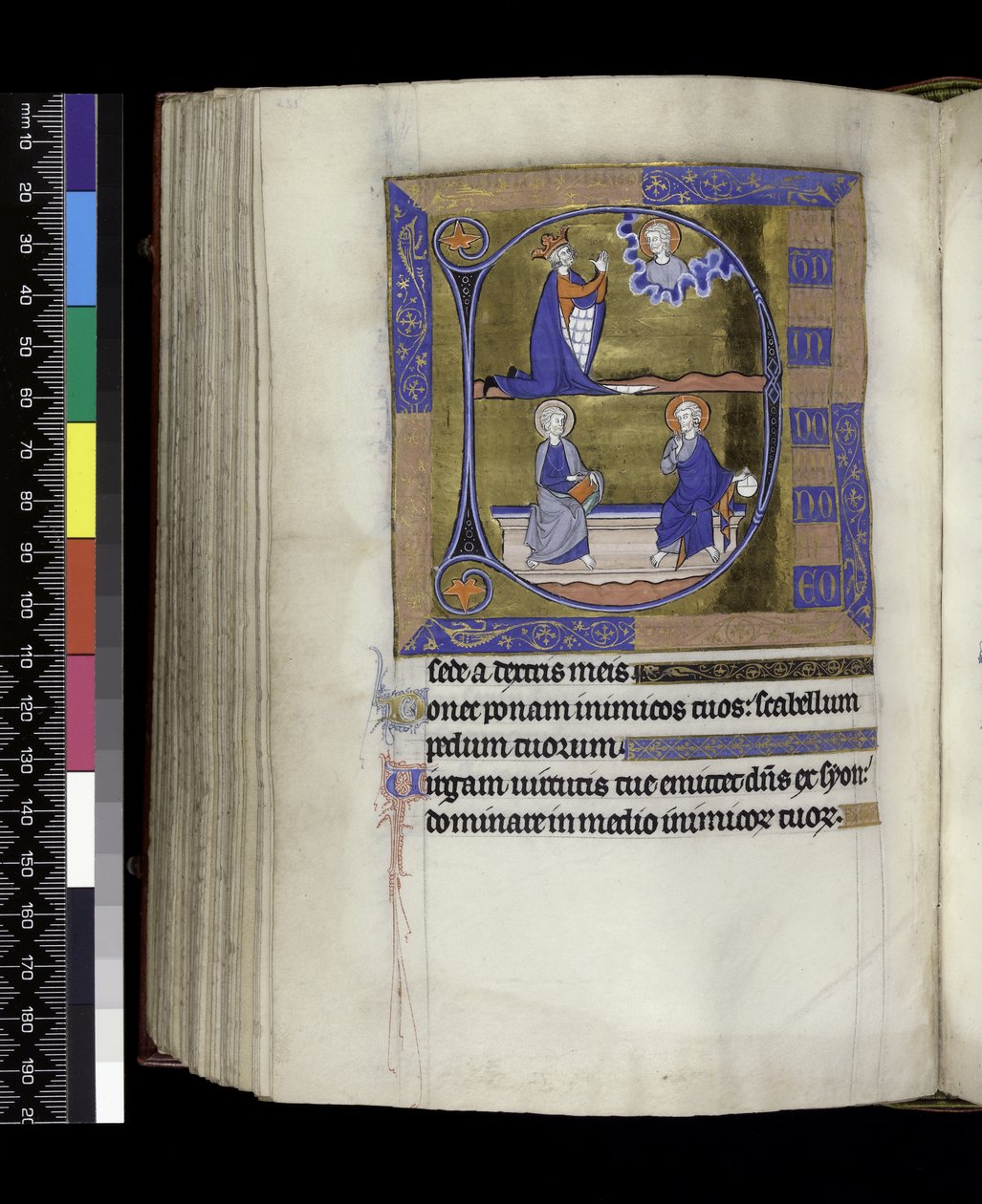 MS 300 f.125v，大卫向上帝祈祷（上图）； 上帝与球体和基督与坐在长凳上的书（下），来自法国伊莎贝拉的诗篇和时间，巴黎，c.1265-70（羊皮纸上的钢笔和墨水和蛋彩画） 作者 法语学校