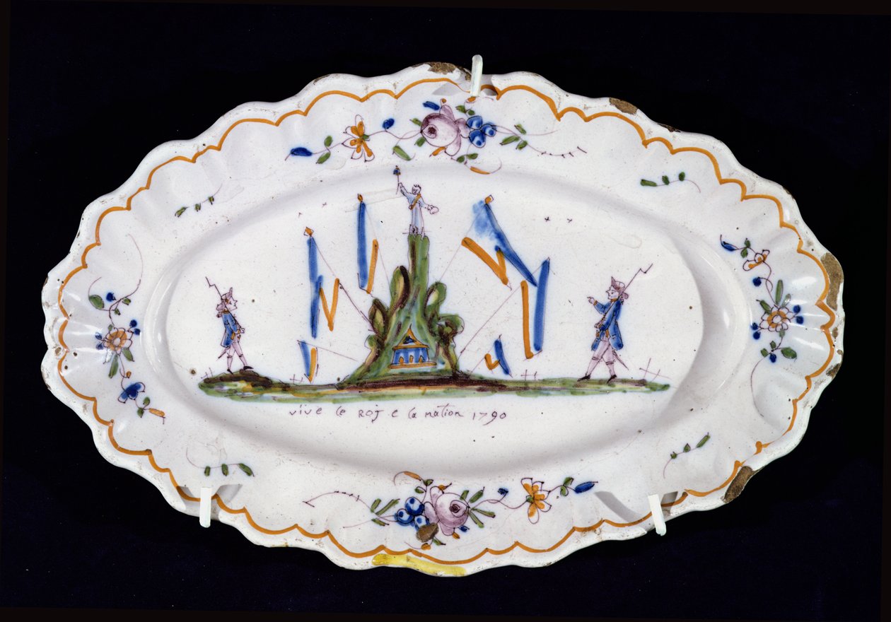 椭圆形板，刻有Vive le Roi et la Nation 1790，Nevers车间，（陶瓷） 作者 法语学校