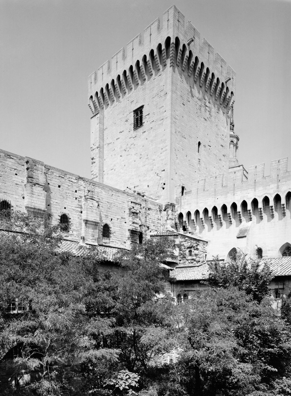 教皇本笃十六世宫（Palad des Papes），教皇本笃十二世（d.1342），Campane塔，1338-40 作者 法语学校