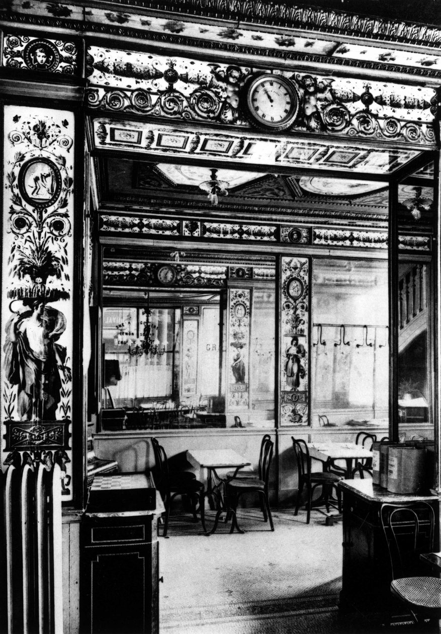Paris, inside the cafe, the Grand Vefour. 作者 法语学校