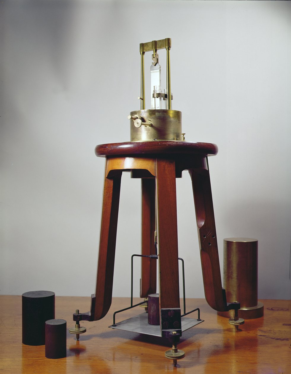 压电石英仪器，由Pierre（1859-1906）和Jacques Curie，1897设计 作者 法语学校