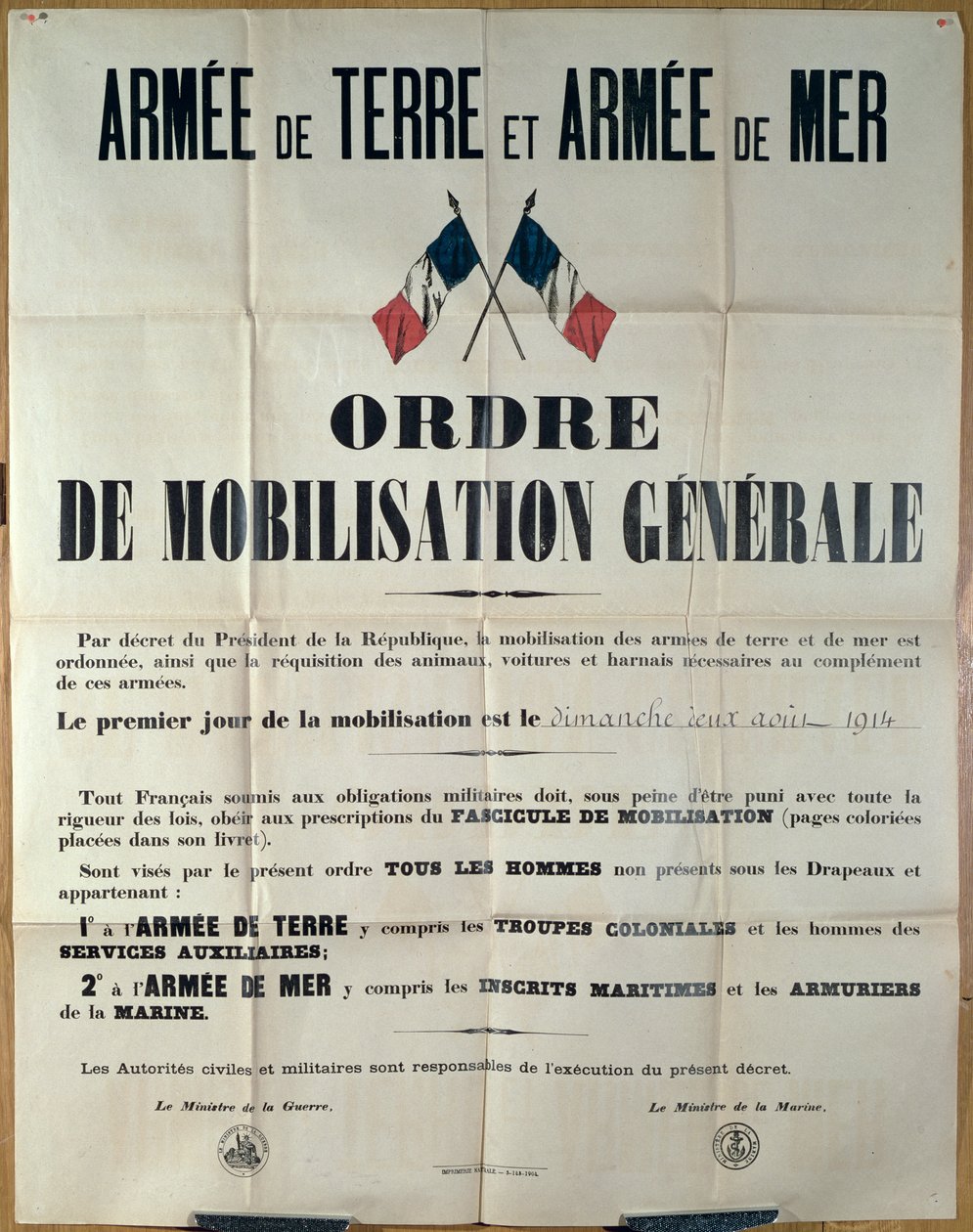 1914年8月2日，战争和海军部在法国宣布总动员的海报 作者 法语学校