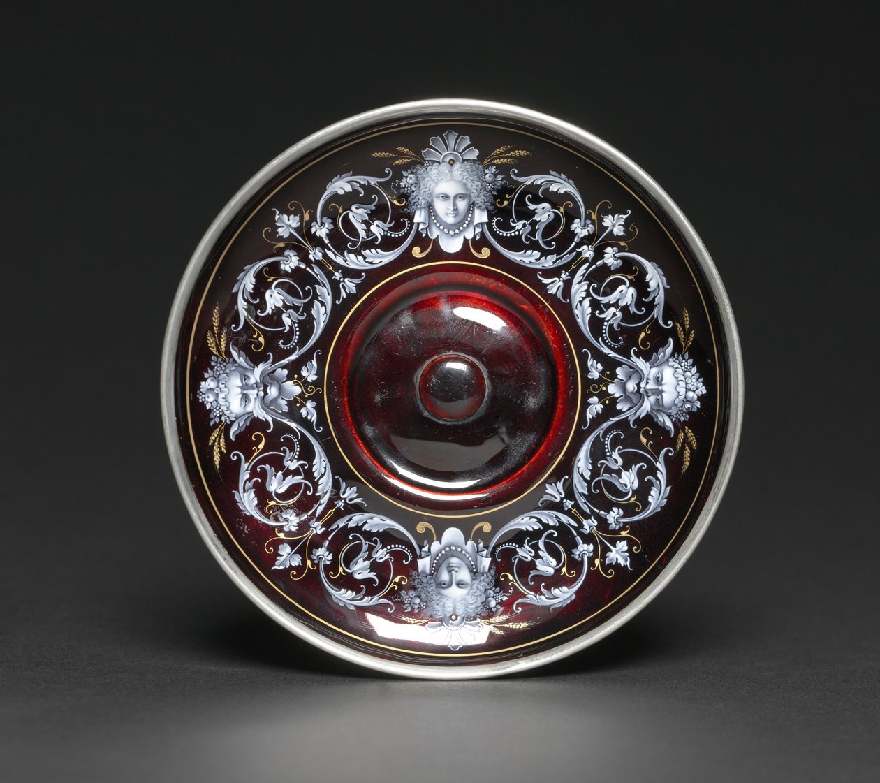 茶碟，约1880-1900年（银，珐琅）（另请参阅500393） 作者 法语学校
