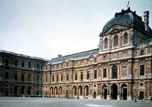 Cour Carree和时钟亭，由Jacques Lemercier（约1585-1654）和Pierre Lescot（1515-78）设计 作者 法语学校