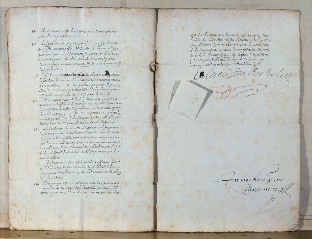 法国学院法规的两页，1635年（纸上墨水）（另见179947） 作者 法语学校