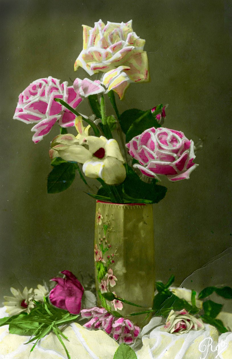 玫瑰花瓶c.1898（手工彩色照片） 作者 法语学校