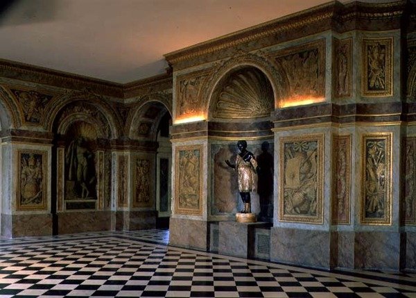 弓箭手厅（Salle des Hocquetons）的景色（照片）。 作者 法语学校