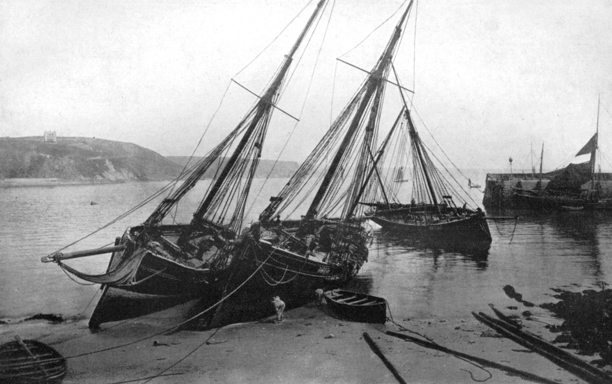1924-1926年，威尔士彭布罗克郡腾比港的船只。 作者 弗里斯公司