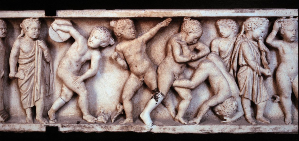Gallo Roman art (galloromain): marble frieze from a sarcophagus depicting children playing. Paris, Louvre Museum 作者 加洛·罗马加洛·罗马