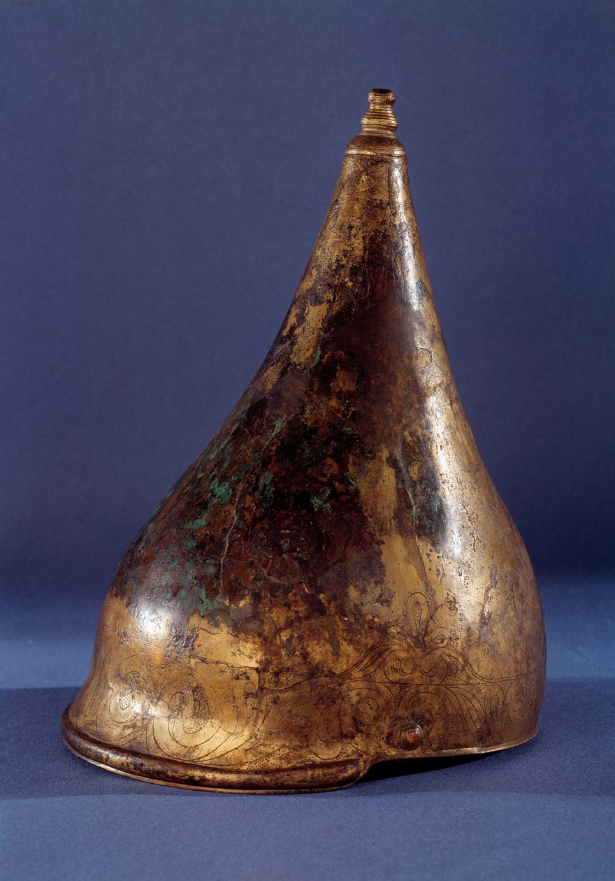 高卢艺术：角质头盔（第二铁器时代250 BC Tene时代）。圣日耳曼-恩拉耶，古物博物馆。 作者 高卢什