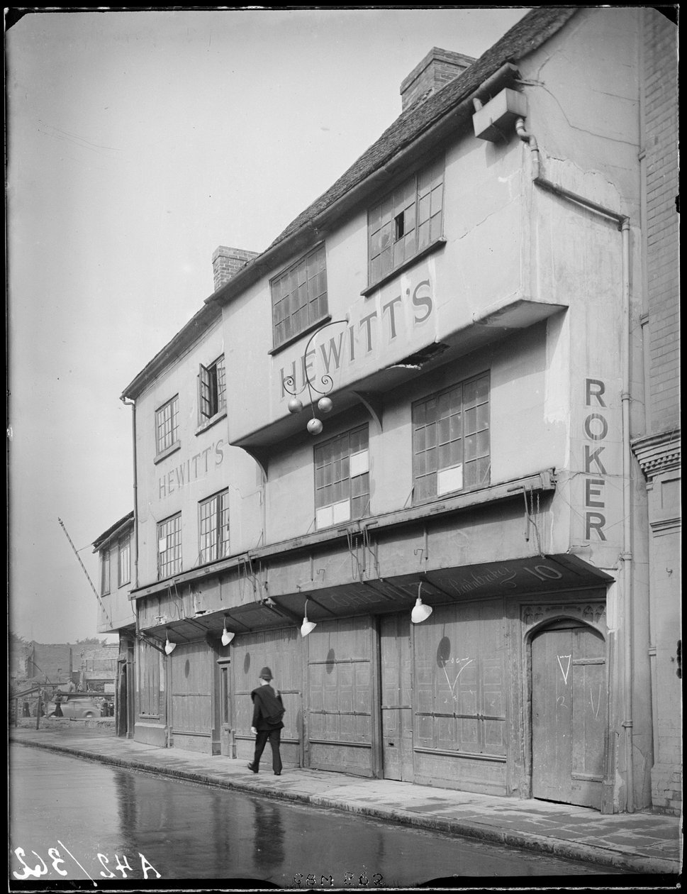 考文垂市Much Park街8-10号，考文垂市，考文垂市，1941年。 作者 乔治·伯纳德·梅森