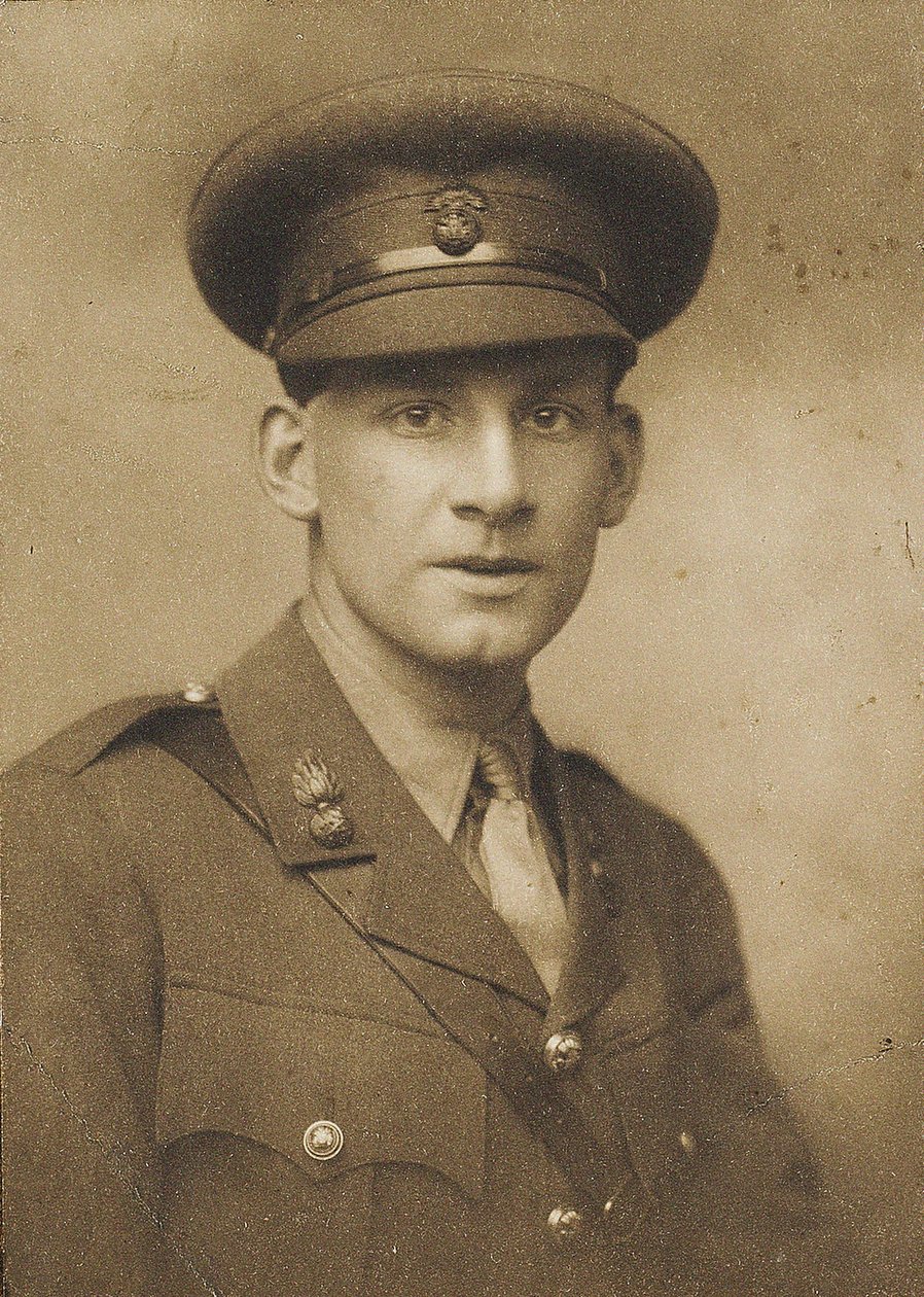 诗人Siegfried Loraine Sassoon 1886-1967的肖像，1915年。 作者 乔治·查尔斯·贝雷斯福德