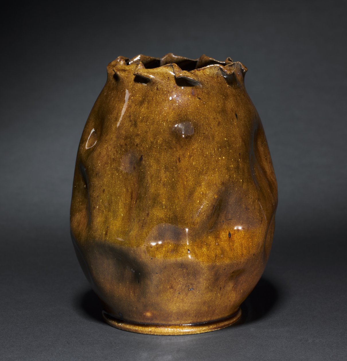 花瓶，约1900年（炻器）。 作者 乔治·E·厄尔