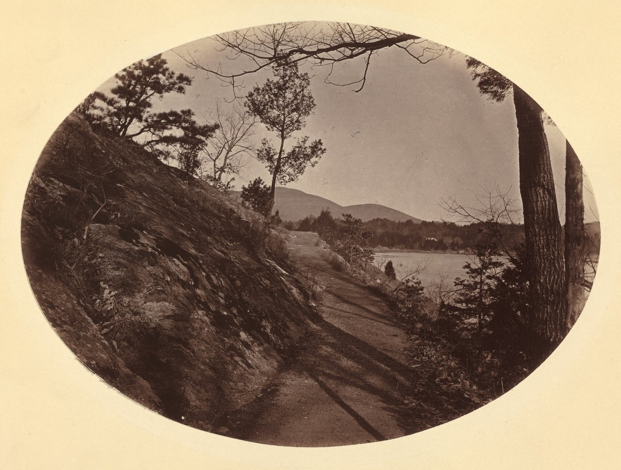 F.W. 4旧链炮台步行街，纽约西点，约1867-1868。 作者 乔治·K·沃伦
