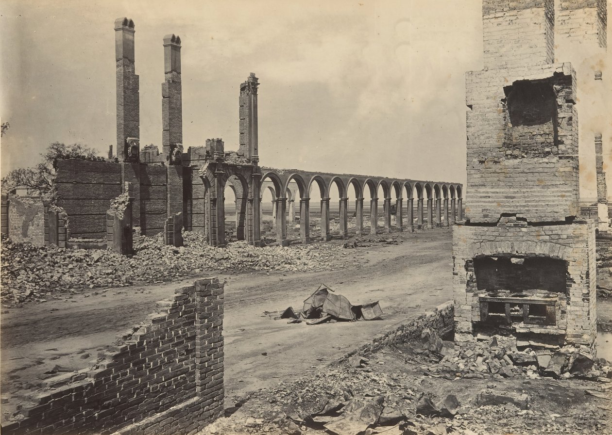 南卡罗来纳州查尔斯顿的R.R.车厂遗址，1860年代。 作者 乔治·N·巴纳德
