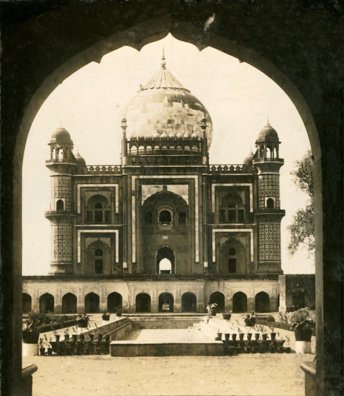 萨夫达容墓（Safdarjungs Tomb），印度德里，建于1909年。 作者 乔治·罗斯