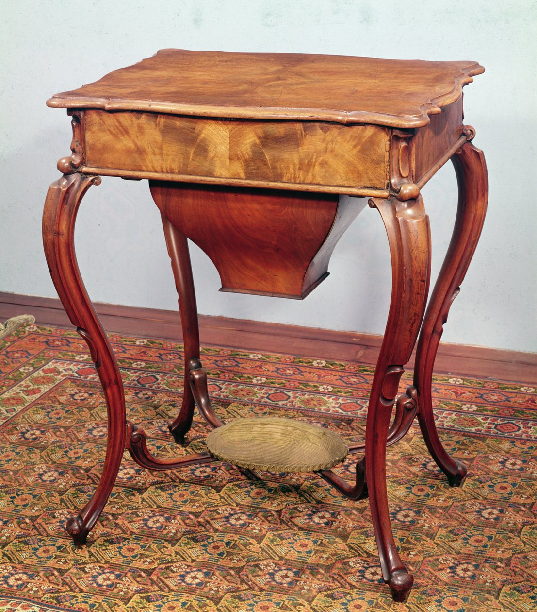洛可可风格工作台，1840年（桃花心木） 作者 德国学校