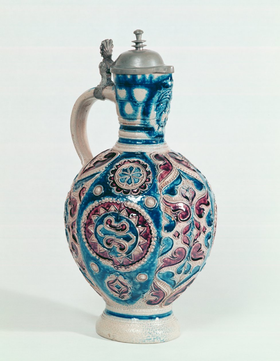 Westerwald水壶，c.1640-60（带模压装饰的粗陶器） 作者 德国学校