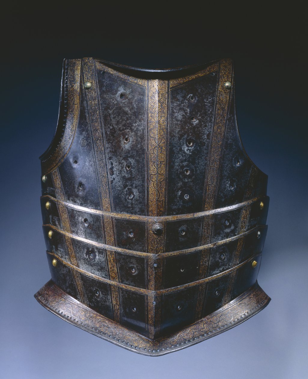 轻骑兵胸甲胸甲，约1580年（蚀刻和镀金钢） 作者 德国学校