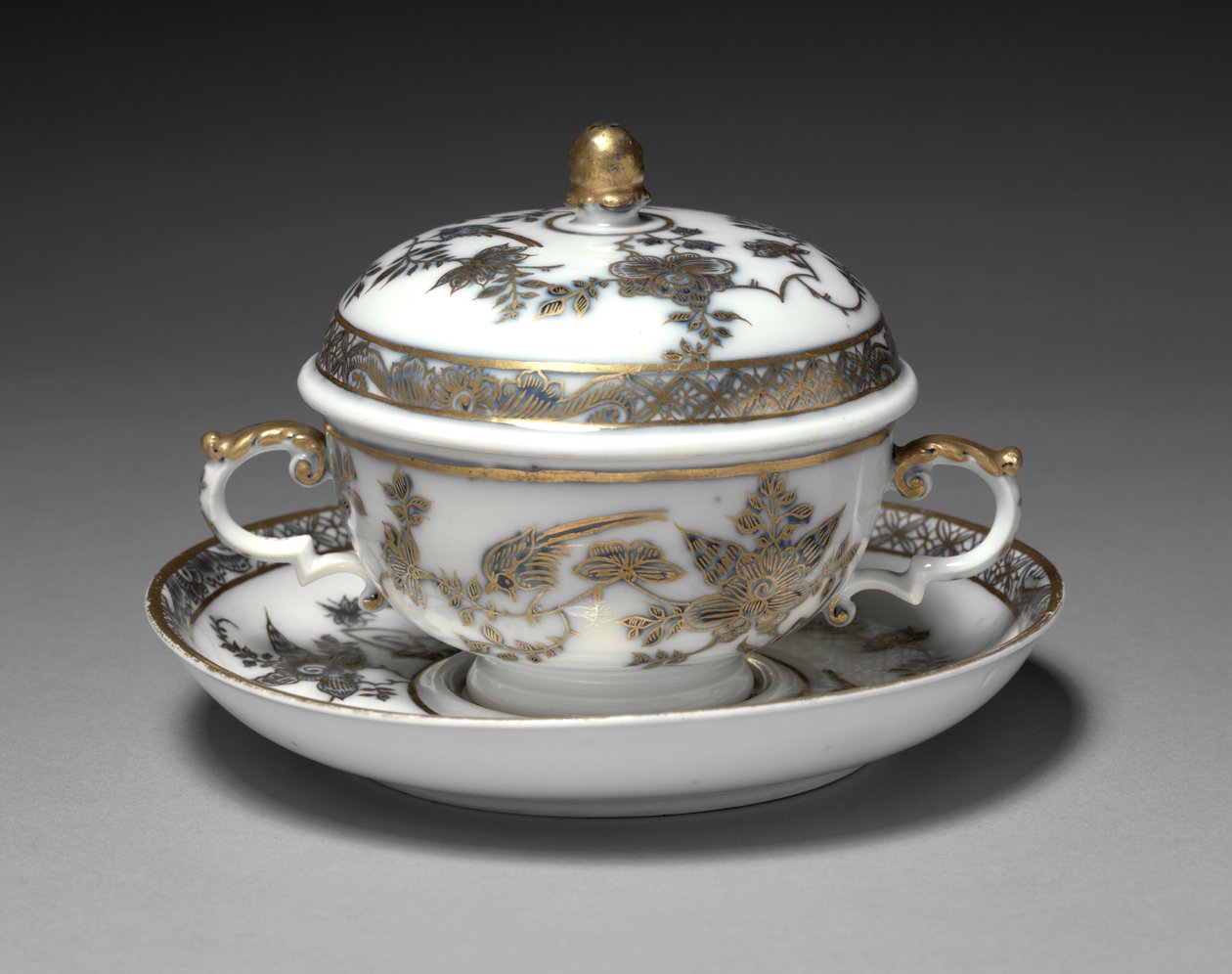 盖碗和盘子，制造商迈森瓷器厂，德国，1730-1740年 作者 德国学校