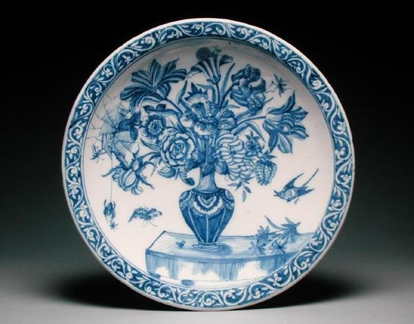 描绘窄颈花瓶的盘子，美因河畔的法兰克福（珐琅彩陶器 作者 德国学校