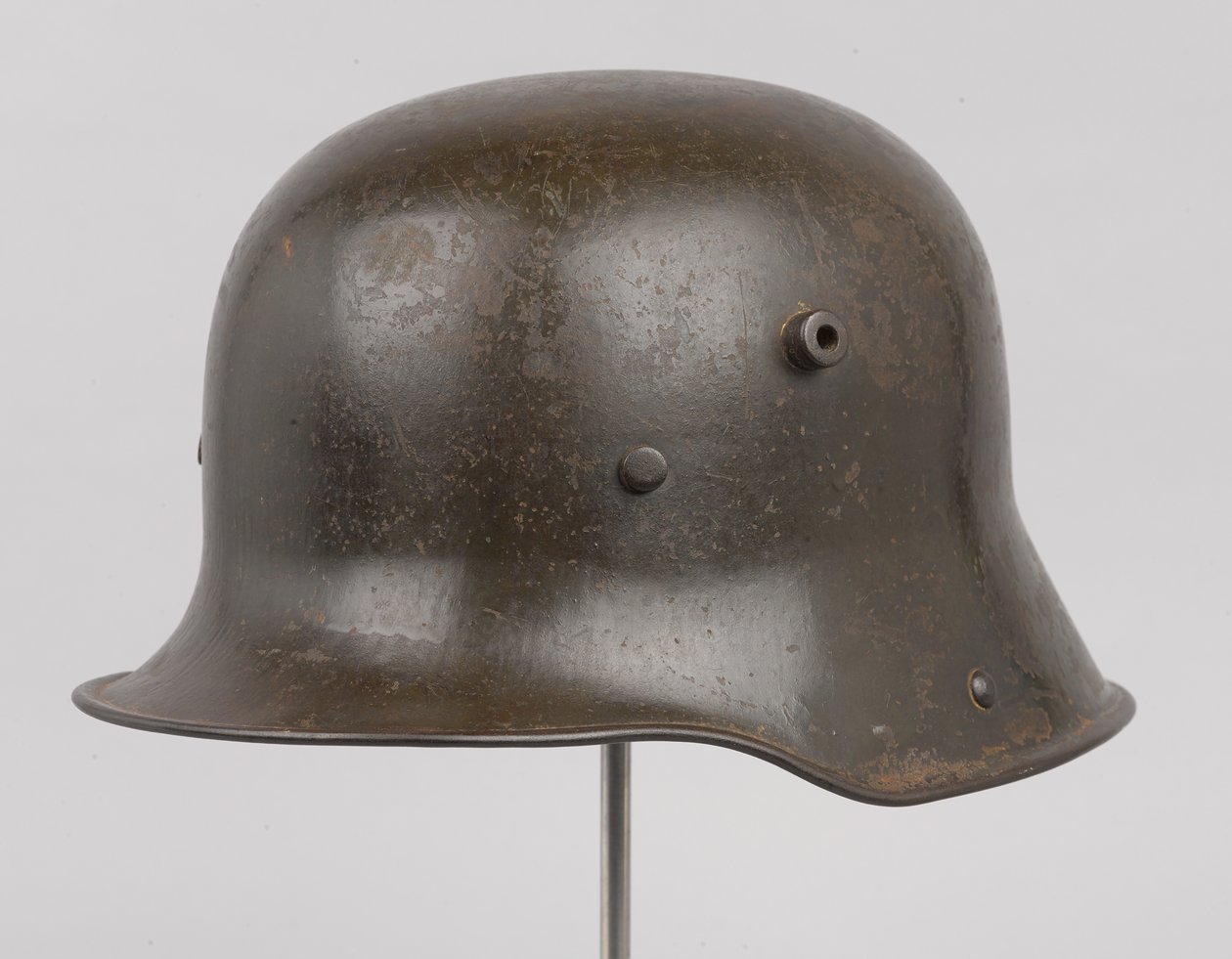 德国钢盔或Stahlhelm，约1916年（头盔）。 作者 德国学校