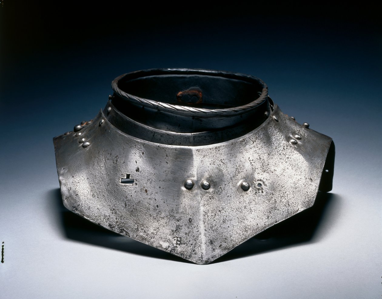 Gorget，约1560年（钢） 作者 德国学校