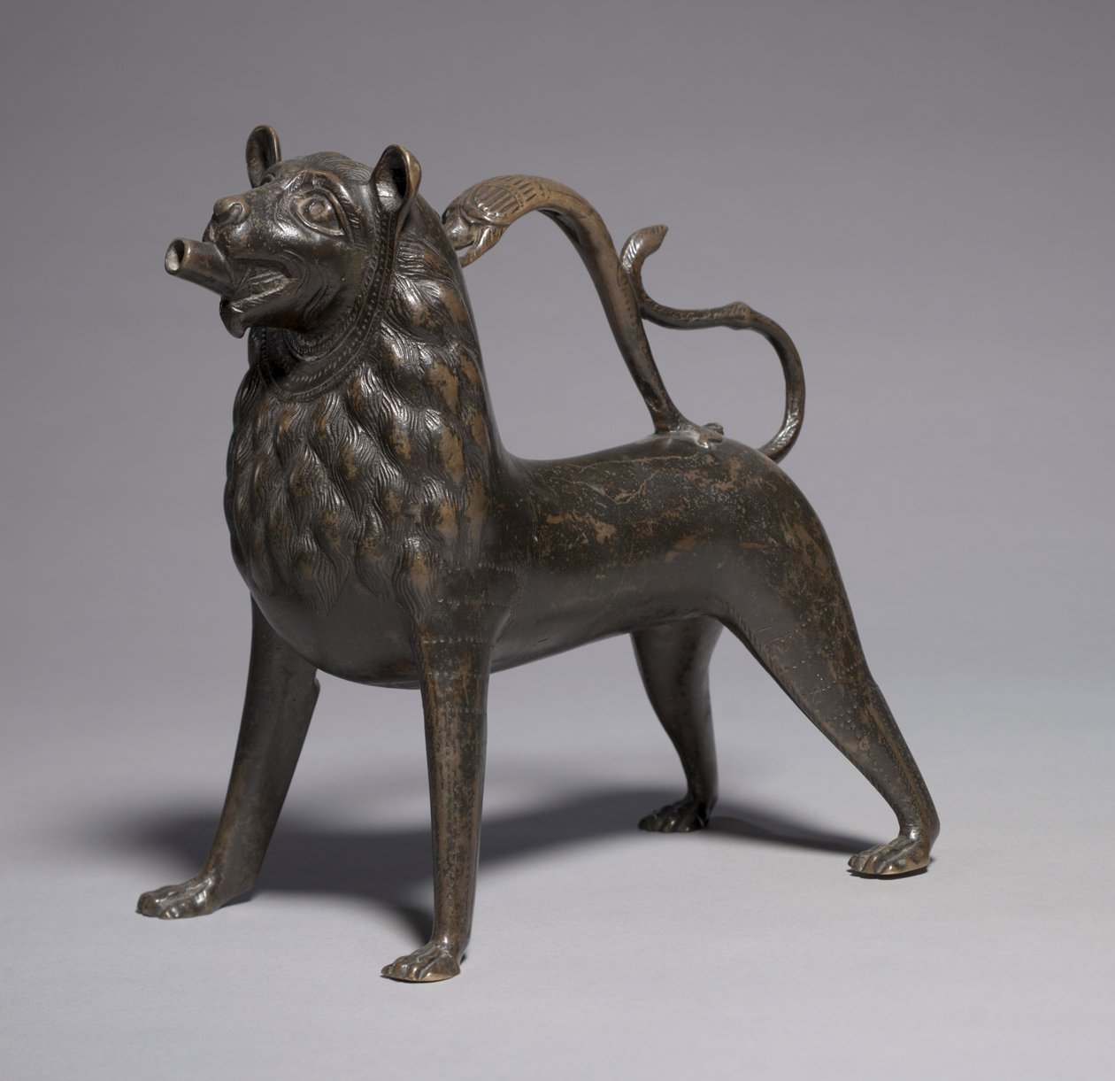 狮子Aquamanile，1200-50 作者 德国学校