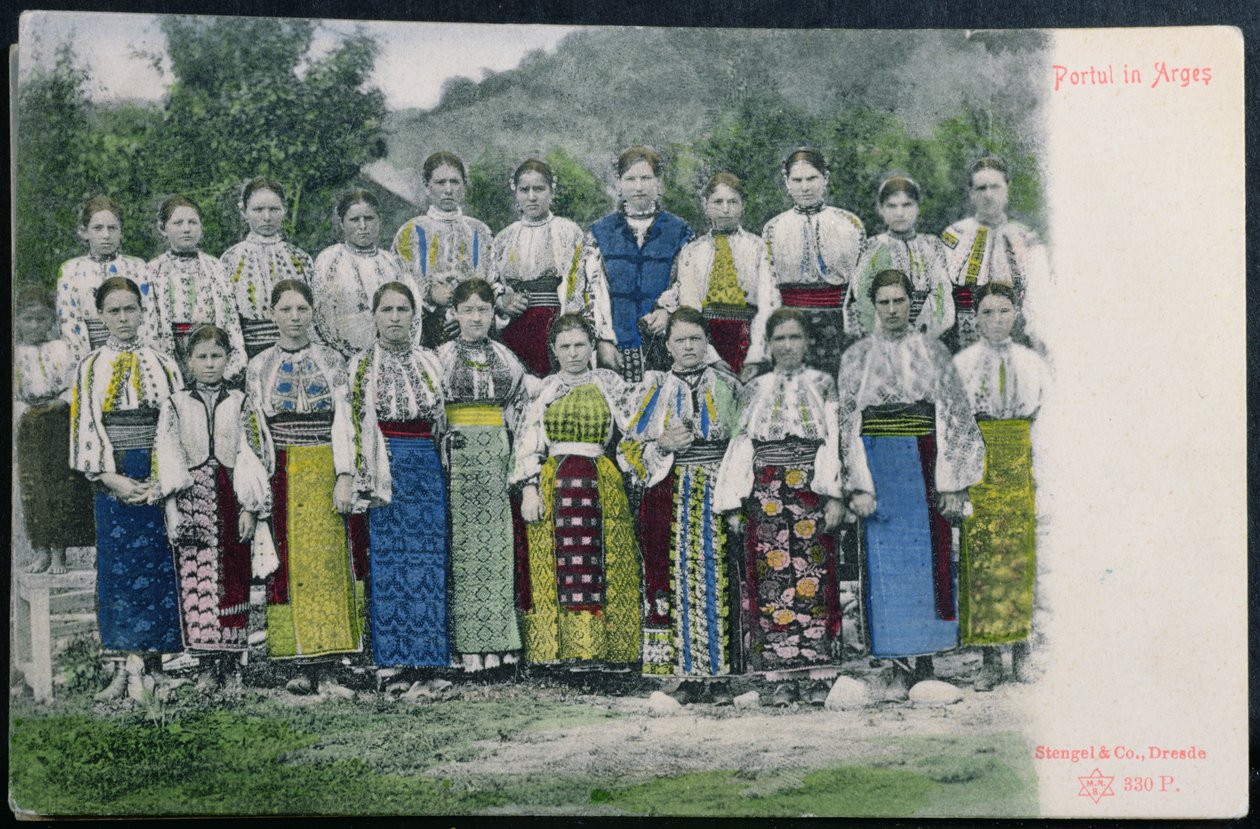 明信片描绘在Arges地区的罗马尼亚传统服饰，c.1900-10 作者 德国学校
