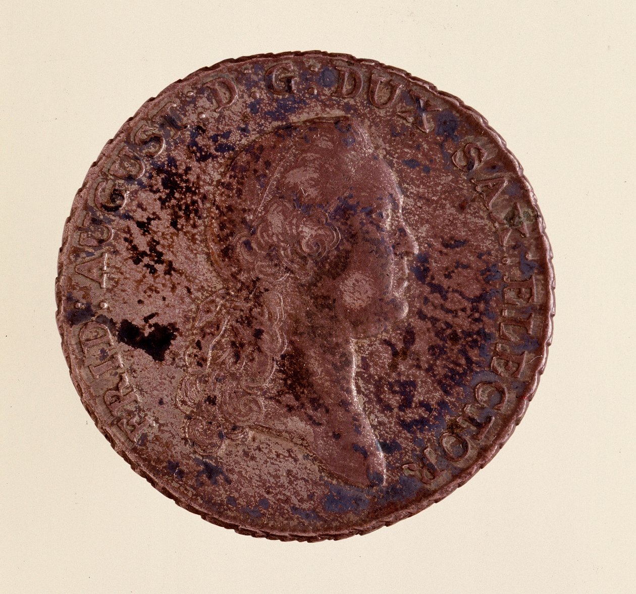 萨克森银币 (thaler)：萨克森的弗雷德里克·奥古斯特一世 (Frederic Auguste I of Saxony) 的统治 (1750-1827)。 直径。 3.9 厘米那不勒斯，考古博物馆 作者 德国学校