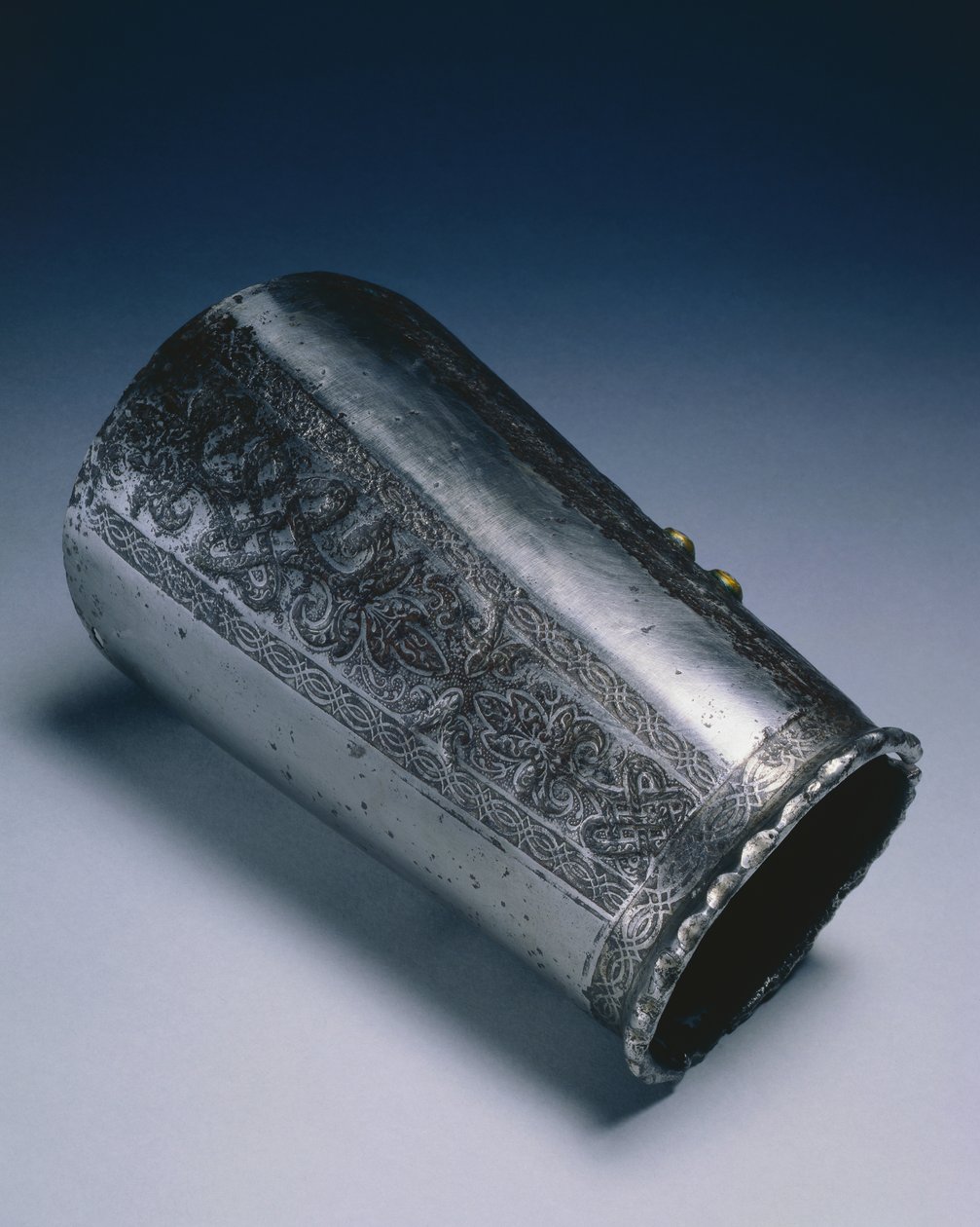 Vambrace，约1560年（钢） 作者 德国学校