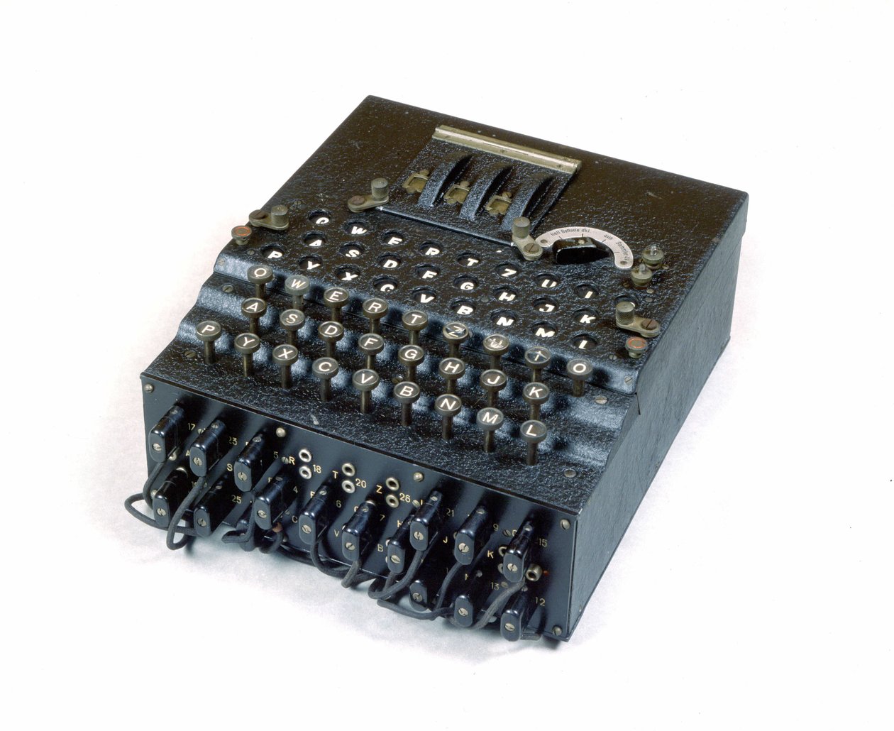 战争 1939-1945。 由德国工程师 Arthur Scherbius (1878-1929) 发明的解码机“Enigma”。 作者 德国学校