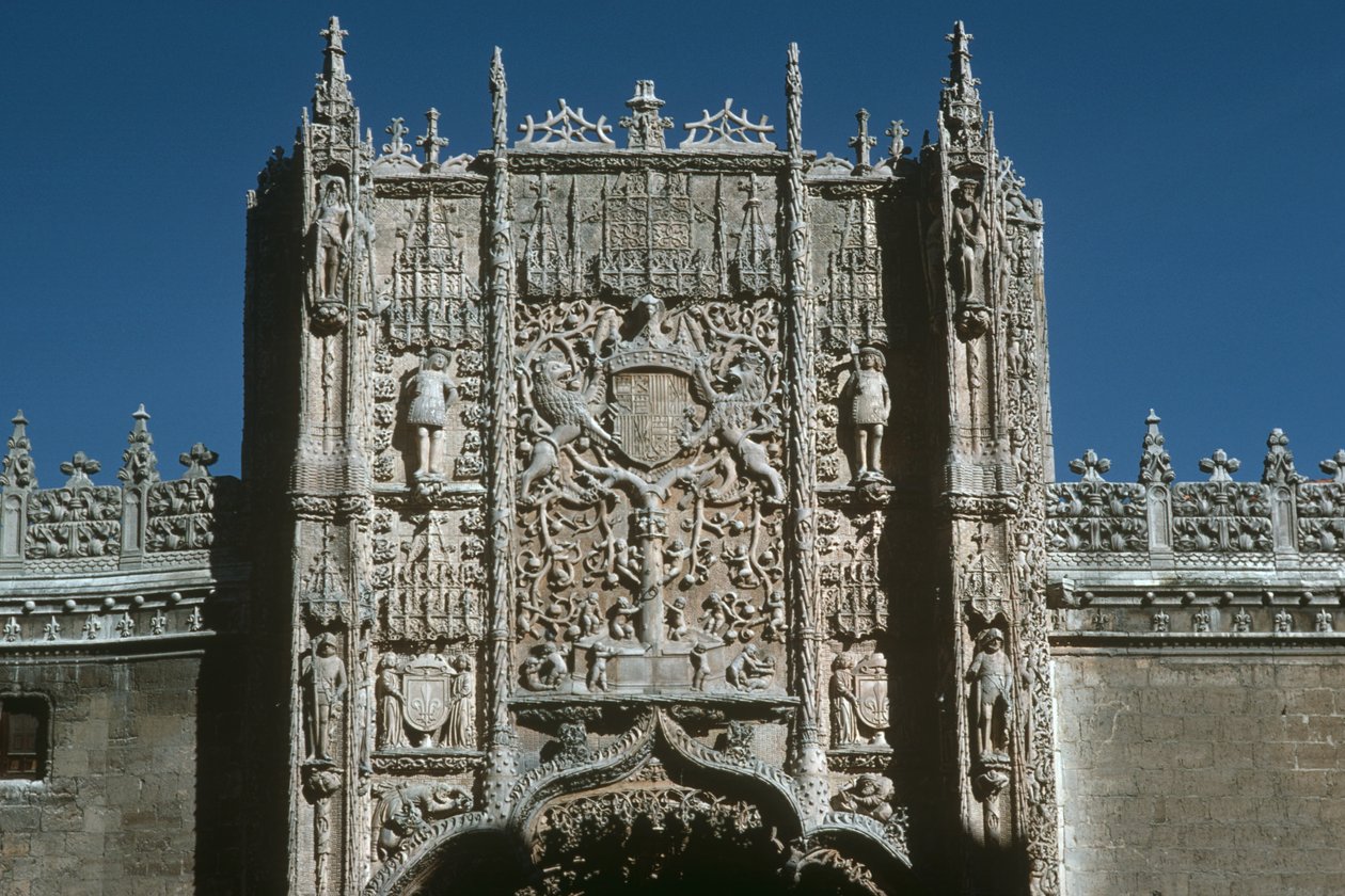 入口立面（国家宗教雕塑博物馆）建于1488年至1996年 作者 吉尔·德·西洛（Gil de Siloe）