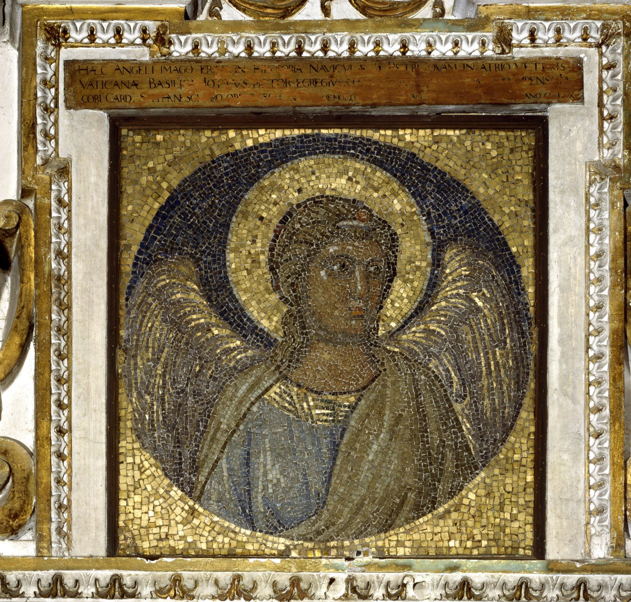 天使豆荚的碎片。乔托-迪-邦多内（Giotto di Bondone，1267-1337 年）制作的金色背景马赛克和马德尔诺建筑 作者 乔托（c.1266-1337）