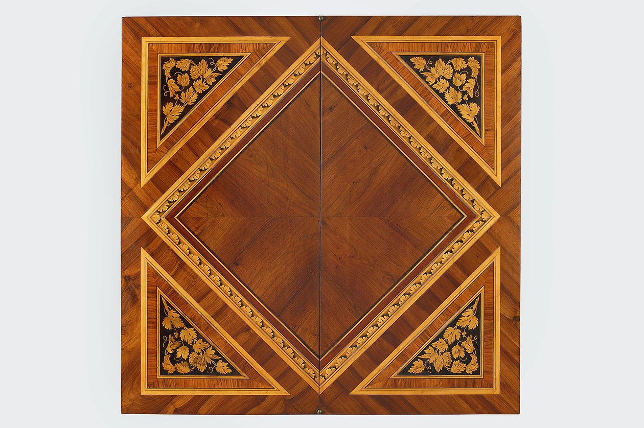 顶桌（木头） 作者 朱塞佩·马乔利尼（Giuseppe Maggiolini）