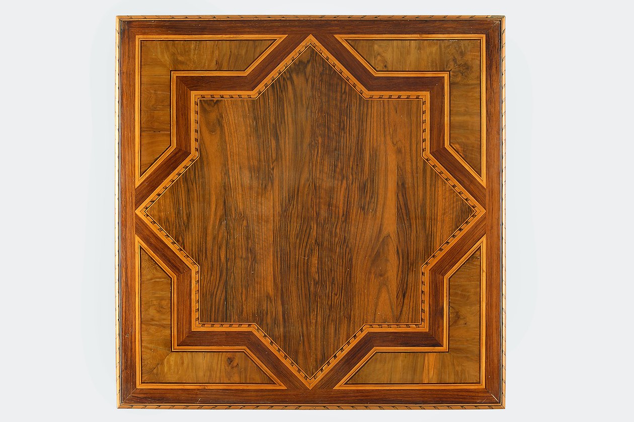 顶桌（木制 作者 朱塞佩·马乔利尼（Giuseppe Maggiolini）