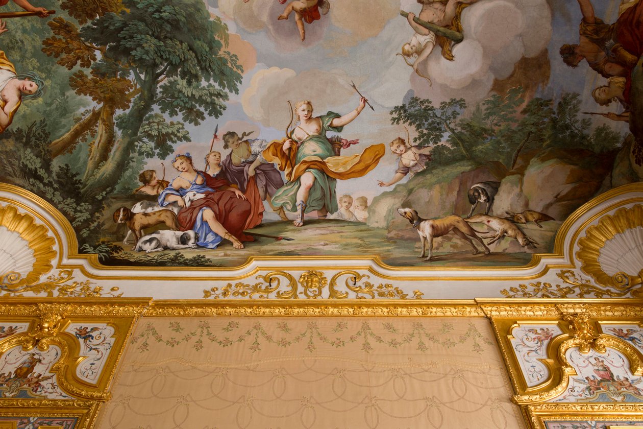 戴安娜神话的再现，由 Domenico 和 Giuseppe Valeriani，壁画，卧室的拱形天花板，国王的公寓，狩猎住宅，由 Filippo Juvarra（1678-1736），Stupinigi，皮埃蒙特，意大利 作者 朱塞佩和瓦莱里亚尼多梅尼科瓦莱里亚尼