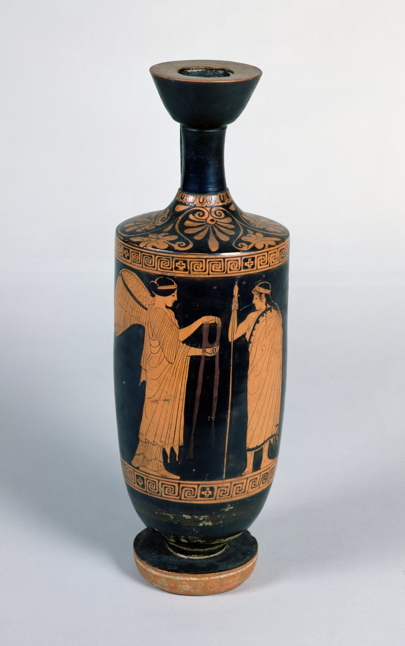 阁楼Lekythos，描绘了一个nike（有翼的胜利）为年轻人提供花圈，公元前480-470（陶瓷） 作者 希腊文