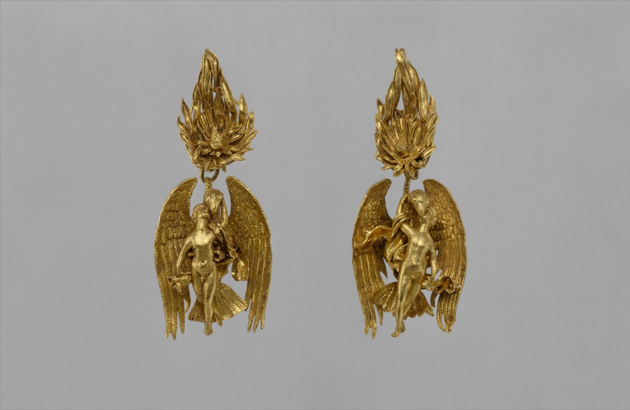 一对金色耳环，配以木卫三和鹰，公元前330-300（金色） 作者 希腊文