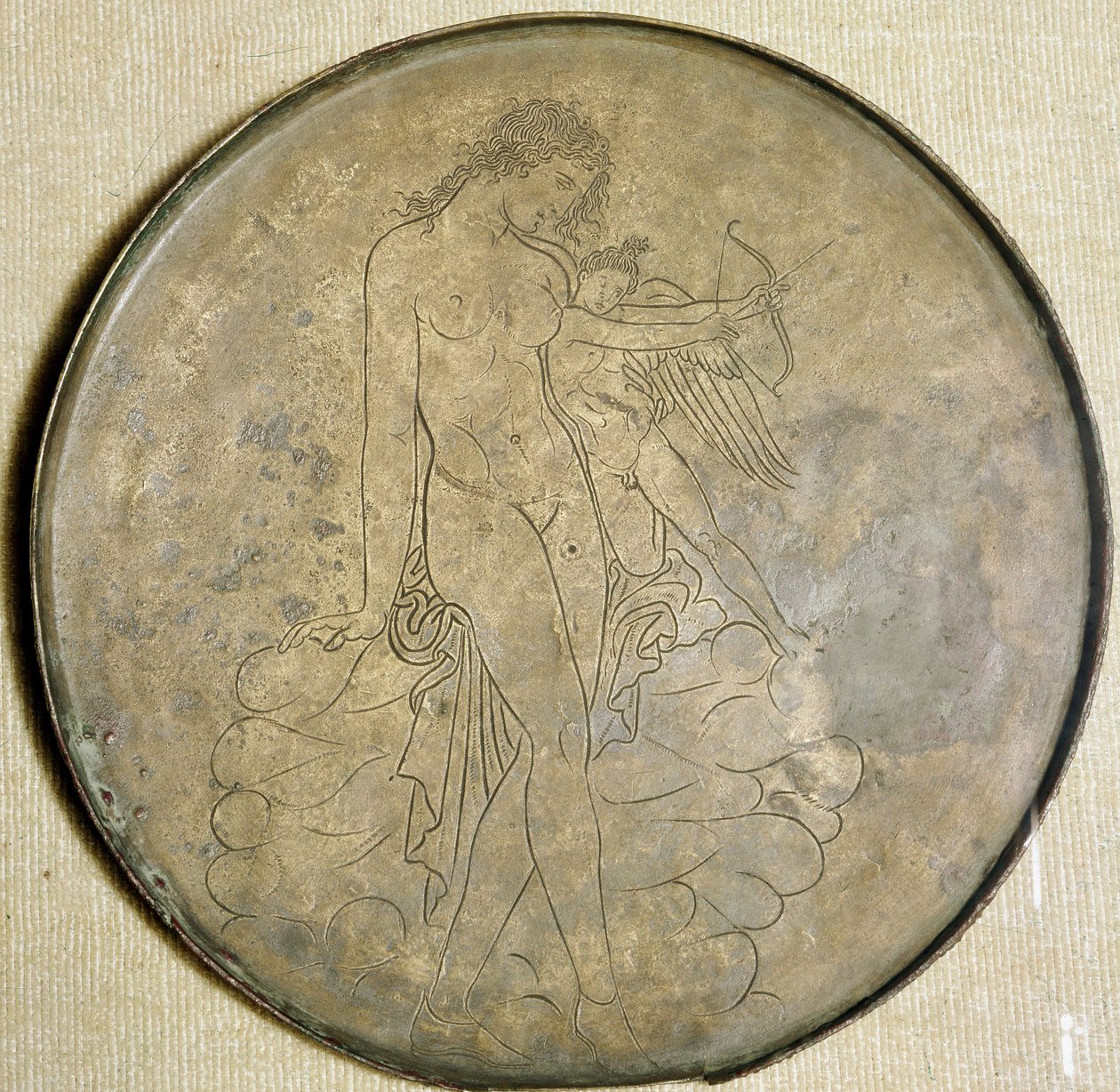 Greek Art: “” Aphrodite and Eros”” Bronze mirror. 350 BC, Louvre Museum 作者 希腊文