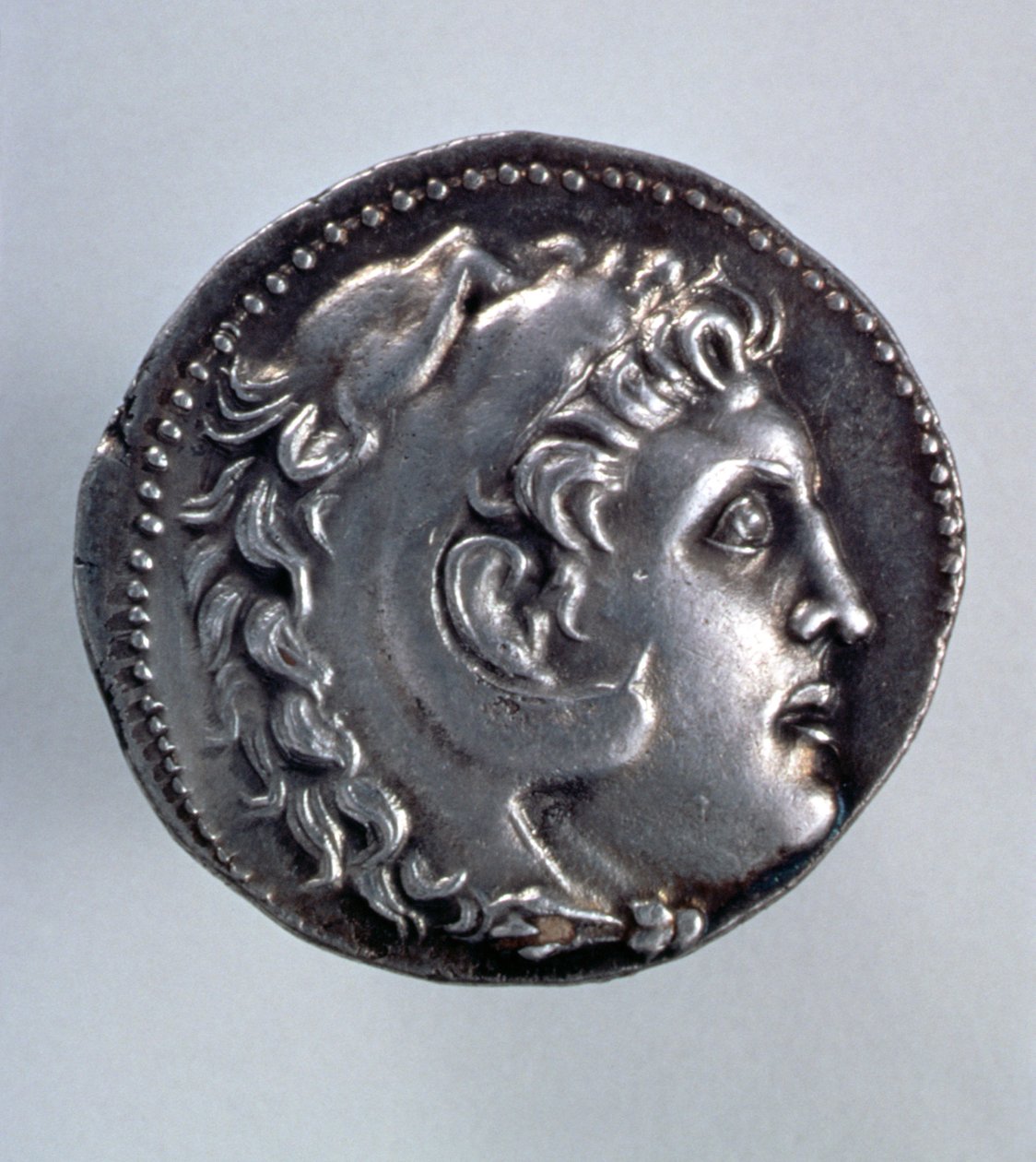 亚历山大大帝Tetradrachm显示Herakles的头戴着狮子头饰 作者 希腊学派