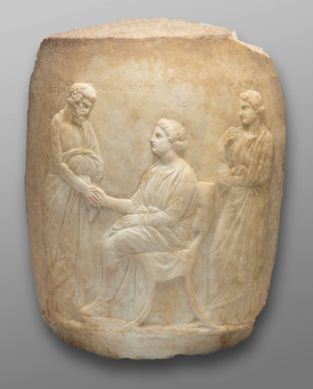 公元前 400-301 年的殡葬用油瓶（Lekythos）（油瓶形纪念碑）残片（大理石 作者 希腊学派