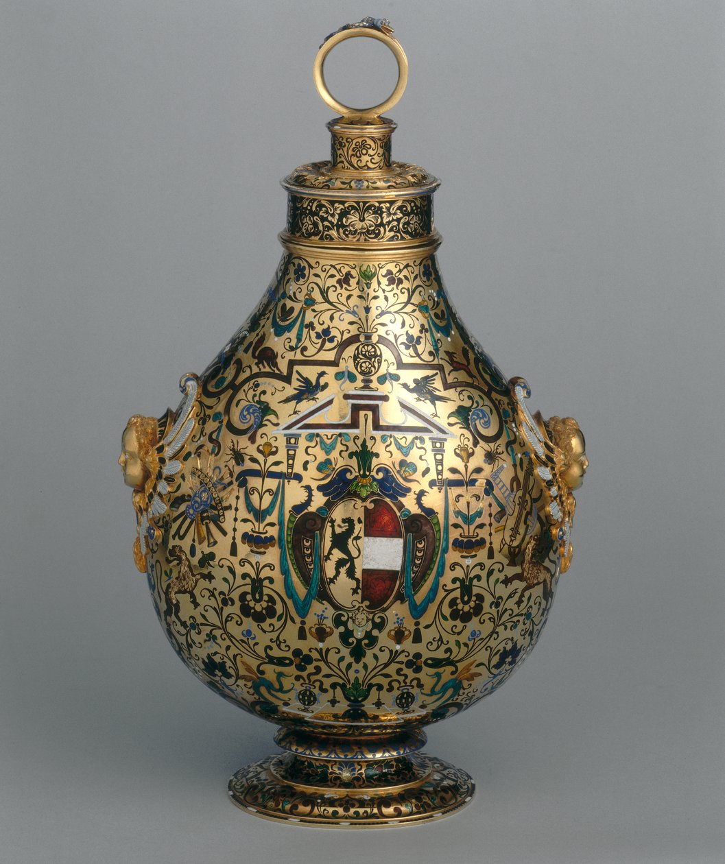 Flask in enameled gold decorated with grotesque figures and with the coat of arms of the archbishop of Salzburg Wolf Dietrich von Raitenau 作者 汉斯·卡尔