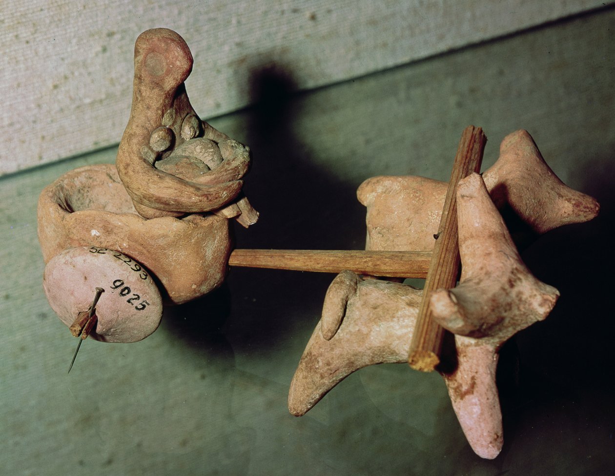 从公元前3000-1500年在巴基斯坦印度河谷Mohenjo-Daro的两头公牛拉出的推车模型 作者 哈拉潘