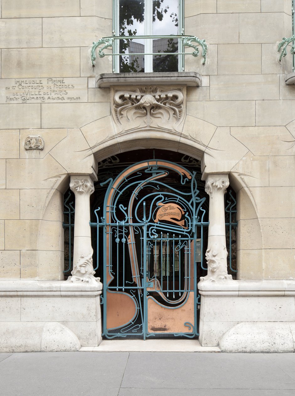 Castel Beranger 的大门，建于 1895 年至 1898 年间，位于巴黎第 16 区（照片） 作者 赫克托·吉马尔（Hector Guimard）