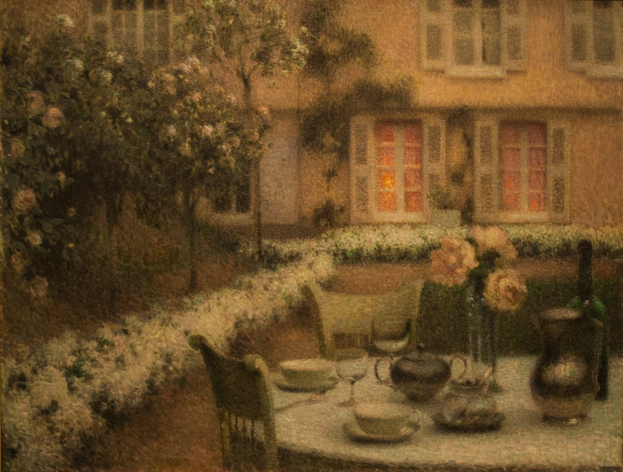 GerberoynFrancais的_Table_in_the_White_Garden：GerberoynEnglish的La table au jardin blanc：在花园里的桌子，Gerberoy bann 作者 亨利·尤金·奥古斯丁·勒·斯达纳