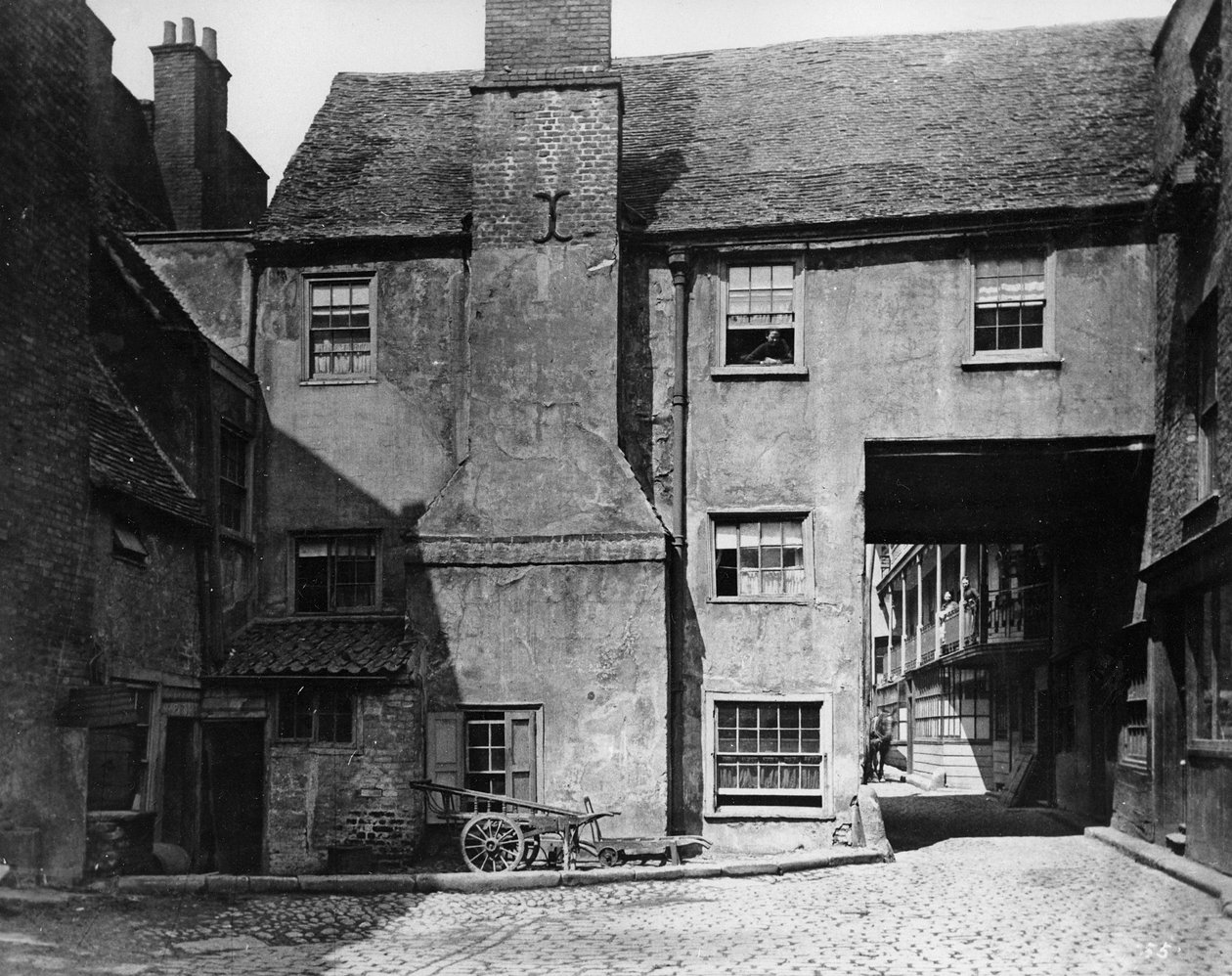Queen&39;s Head Inn Yard，Southwark，c.1881 作者 亨利·迪克森